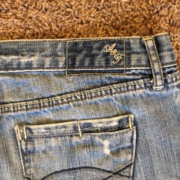 Low Rise Abercrombie & Fitch Jean Shorts - Picture 8 of 8